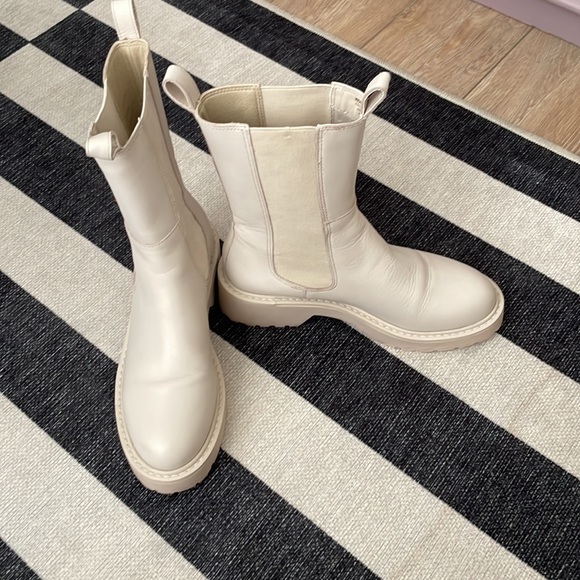Steve Madden Cream Boots - Picture 4 of 4